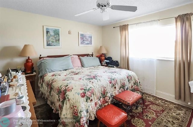 4 of 25 - 5725 Fernley Dr 22, West Palm Beach, FL