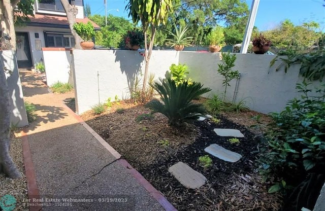 3 of 30 - 817 Se 12th Ct 1, Fort Lauderdale, FL