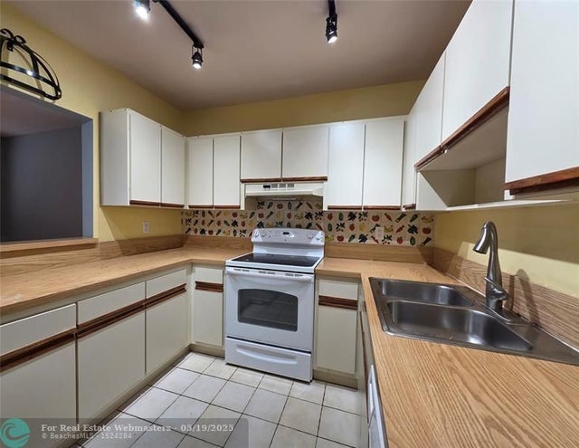 4 of 30 - 817 Se 12th Ct 1, Fort Lauderdale, FL