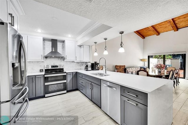 1 of 46 - 3319 Oak Dr 3319, Hollywood, FL