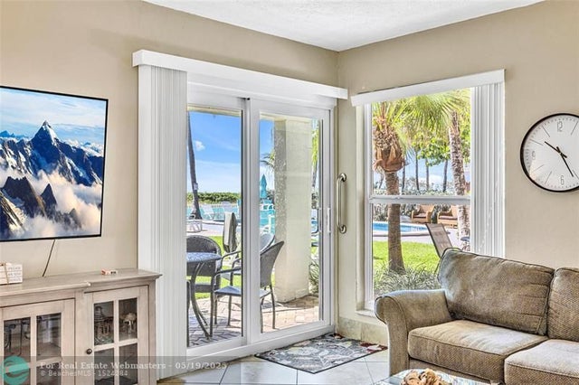 4 of 32 - 4520 El Mar Dr 2, Fort Lauderdale, FL