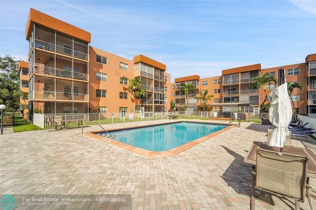 2 of 23 - 3048 E Sunrise Lakes Dr 112, Fort Lauderdale, FL