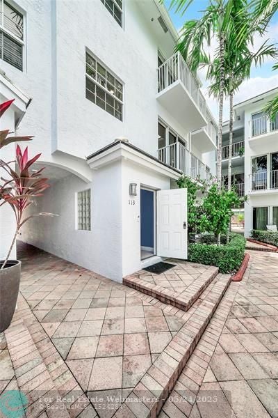 3 of 72 - 2725 Ne 8th Ave 113, Wilton Manors, FL