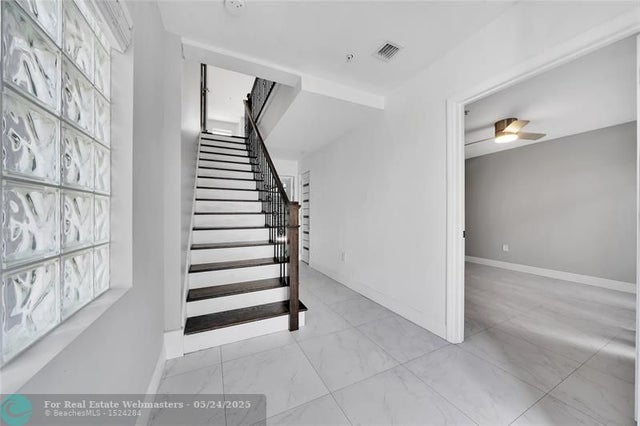 5 of 72 - 2725 Ne 8th Ave 113, Wilton Manors, FL