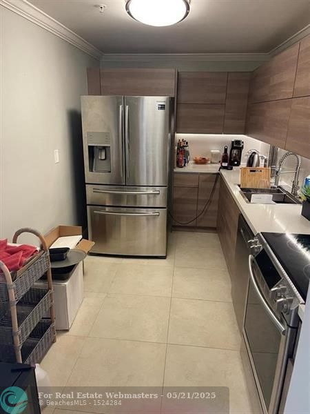 3 of 29 - 3000 S Ocean Dr 302, Hollywood, FL