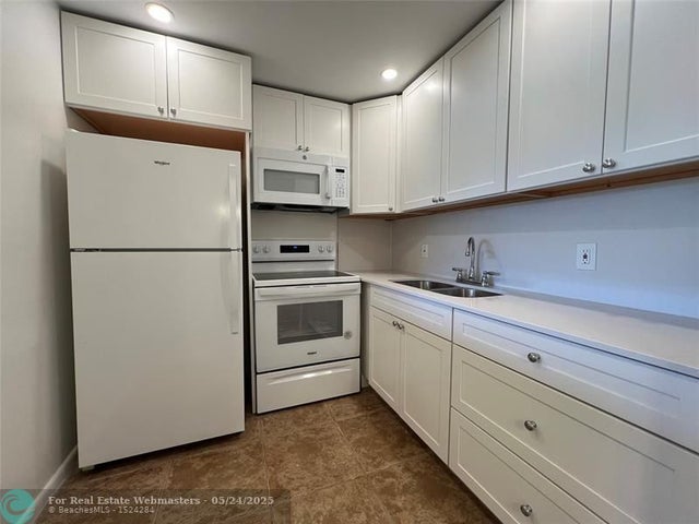 1 of 41 - 150 Ventnor J 150, Deerfield Beach, FL