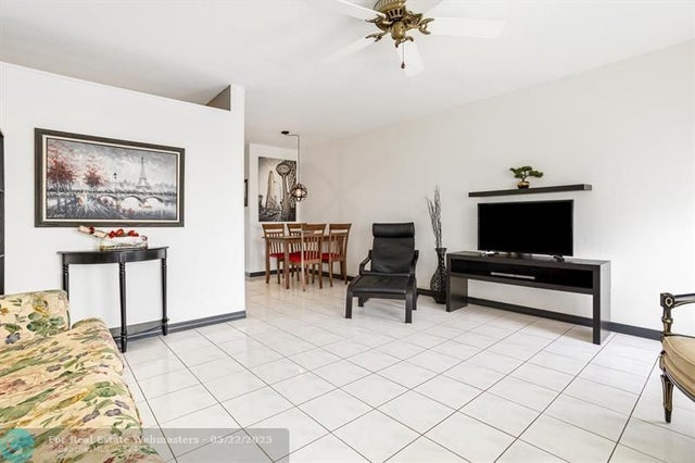 4 of 26 - 15600 Ne 6th Ave 26b, Miami, FL
