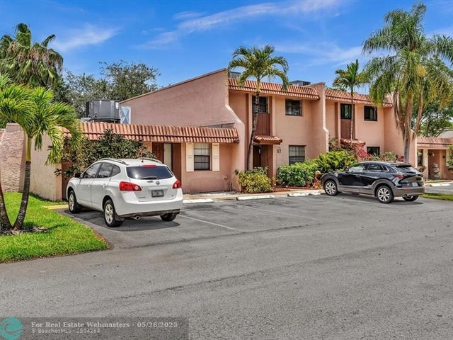 1 of 39 - 12 Toledo Ct 12, Davie, FL