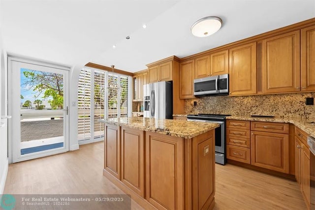 4 of 26 - 1100 Se 5th Ct 33, Pompano Beach, FL