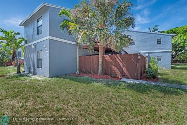 3 of 25 - 27 Crossings Cir E, Boynton Beach, FL