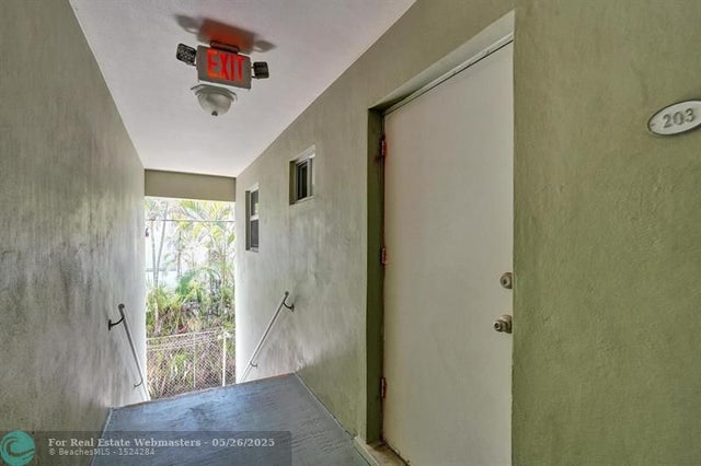4 of 31 - 3230 Ne 13th St 203, Pompano Beach, FL