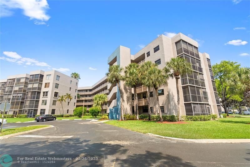 1001 Colony Point Cir 410, Pembroke Pines