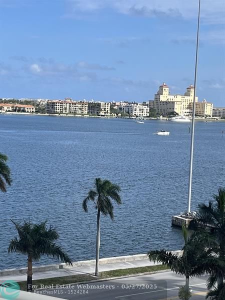 4 of 48 - 1551 N Flagler Dr 716, West Palm Beach, FL