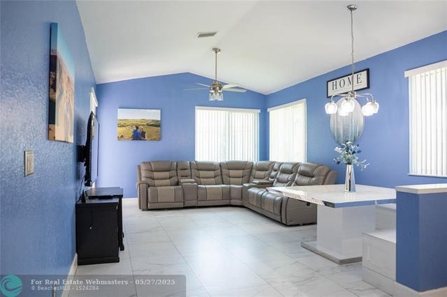 4 of 27 - 1102 Sw 158th Ave, Pembroke Pines, FL