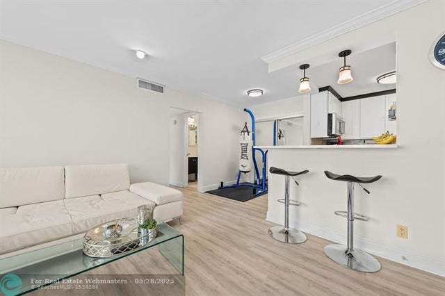 4 of 15 - 5720 Ne 22nd Way 410, Fort Lauderdale, FL