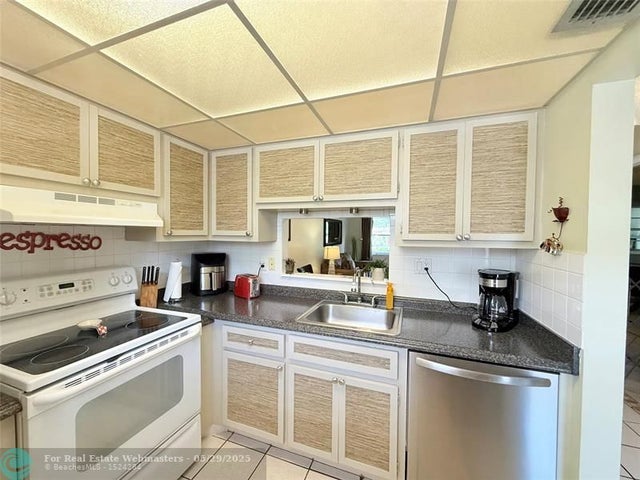 5 of 51 - 5121 W Oakland Park Blvd 105, Lauderdale Lakes, FL