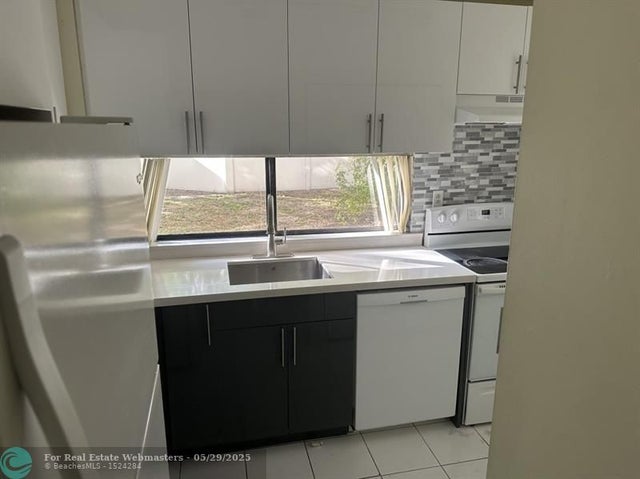 5 of 12 - 16909 N Bay Rd 111, Sunny Isles Beach, FL