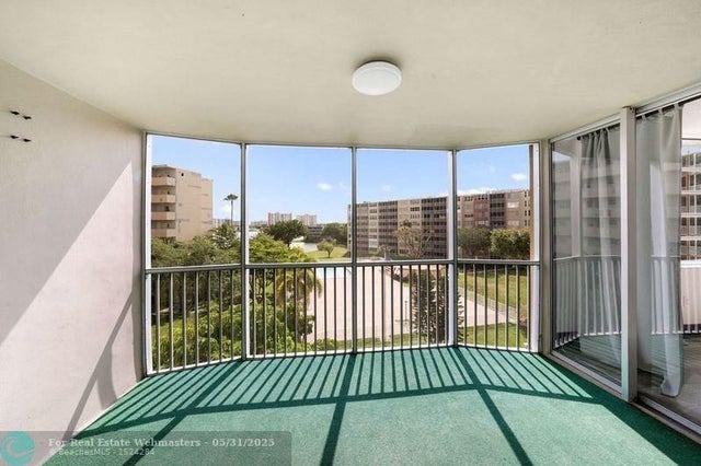 1 of 30 - 1750 Ne 191st St 519, Miami, FL