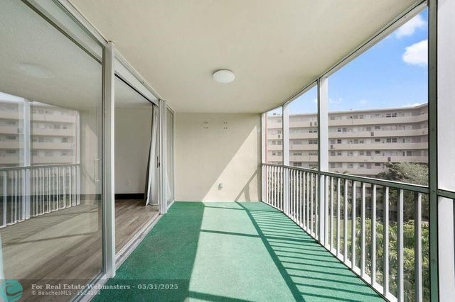 2 of 30 - 1750 Ne 191st St 519, Miami, FL