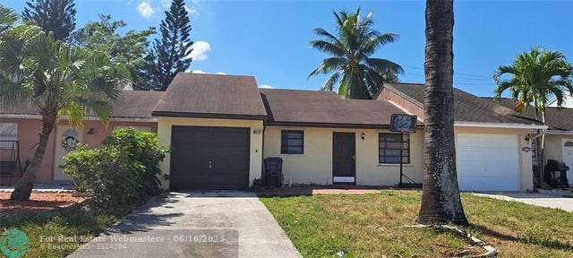 2 of 18 - 5078 Ambler Ln 01, Lake Worth, FL