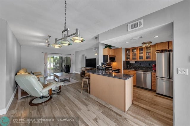 3 of 39 - 1535 Se 15th St 105, Fort Lauderdale, FL