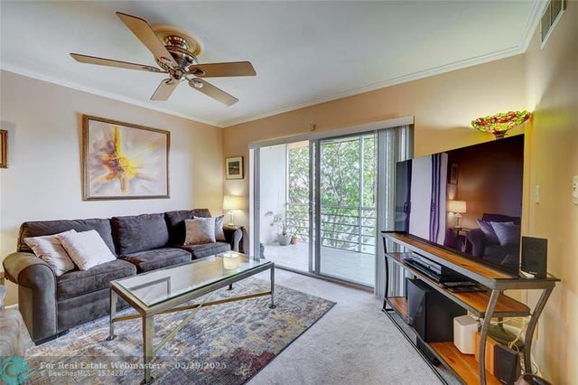 5 of 15 - 9440 Sunrise Lakes Blvd 312, Sunrise, FL