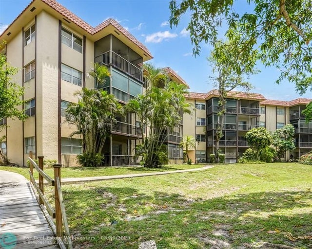 1 of 21 - 6201 N Falls Cir Dr 109, Lauderhill, FL
