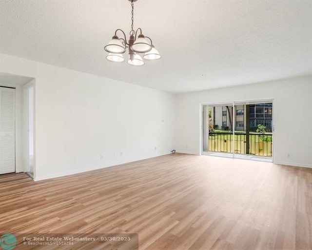 3 of 21 - 6201 N Falls Cir Dr 109, Lauderhill, FL