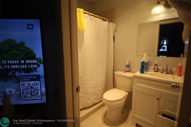 3 of 6 - 2001 Ne 38th St 10, Lighthouse Point, FL