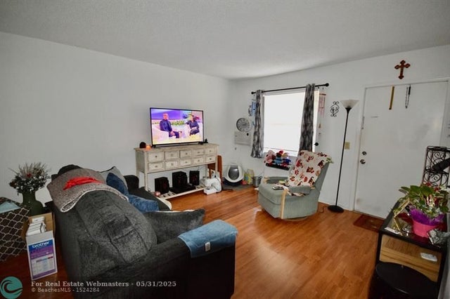 2 of 4 - 1733 N 3rd Ave 7, Lake Worth, FL