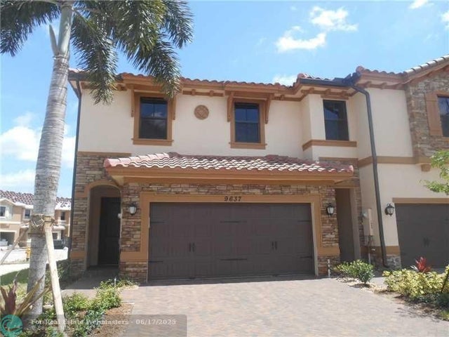 4 of 60 - 9637 Watercrest Isle, Parkland, FL