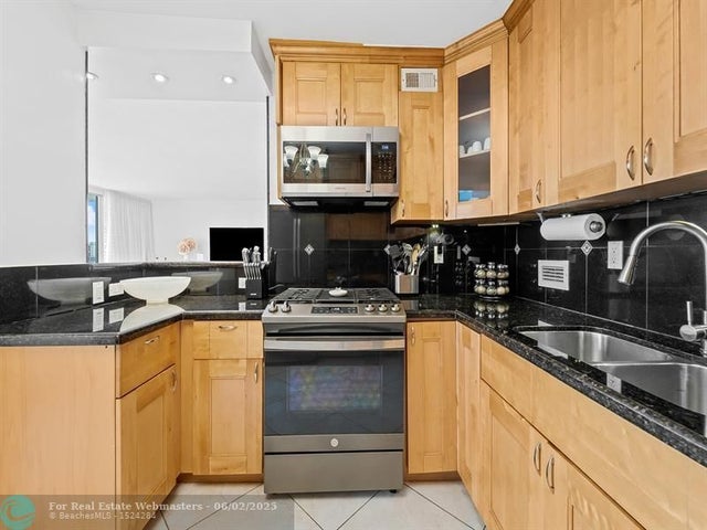 5 of 21 - 2030 S Ocean Dr 626, Hallandale, FL