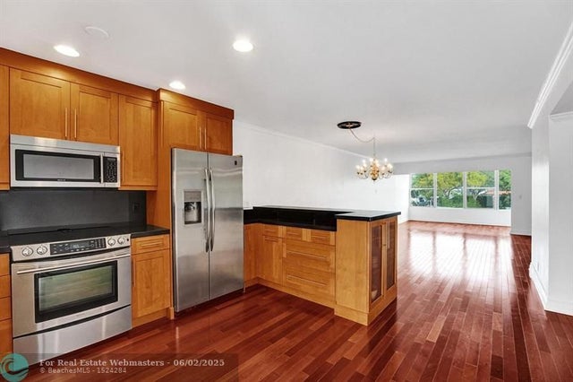 5 of 36 - 818 Se 4th St 202, Fort Lauderdale, FL