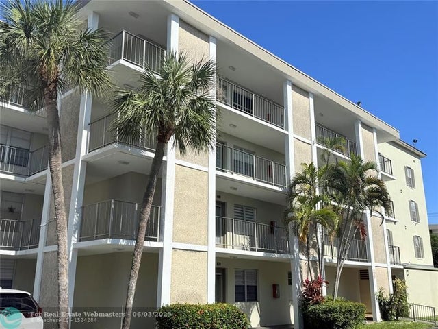 1 of 33 - 2901 Nw 48th Ave 163, Lauderdale Lakes, FL