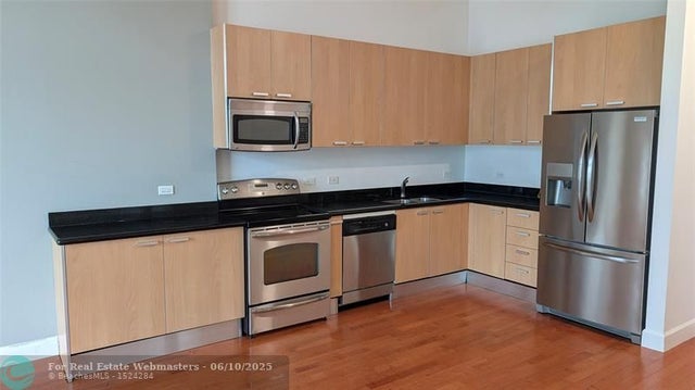 5 of 12 - 2100 Van Buren St 309, Hollywood, FL