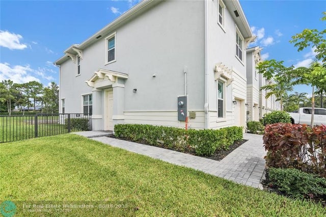 2 of 42 - 5471 Flannigan Way, Lake Worth, FL