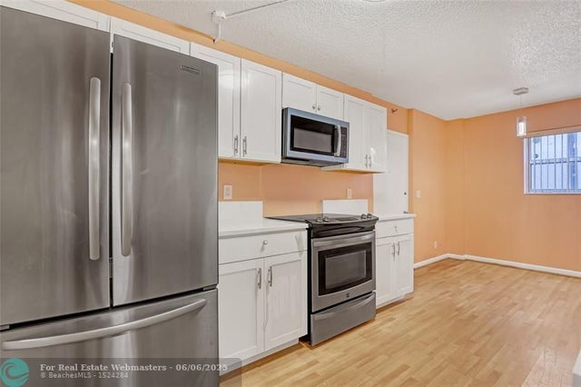 2 of 28 - 6850 10th Ave 101, Lake Worth, FL