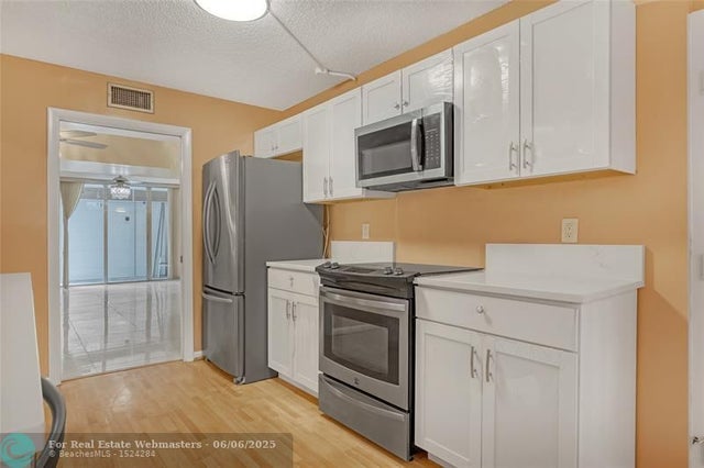 4 of 28 - 6850 10th Ave 101, Lake Worth, FL