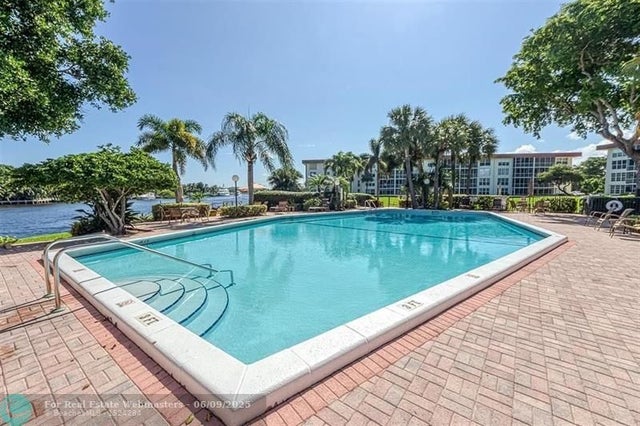 4 of 40 - 3050 Ne 48th Ct 405, Lighthouse Point, FL