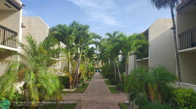 1 of 26 - 721 Se 1st Way C-13, Deerfield Beach, FL
