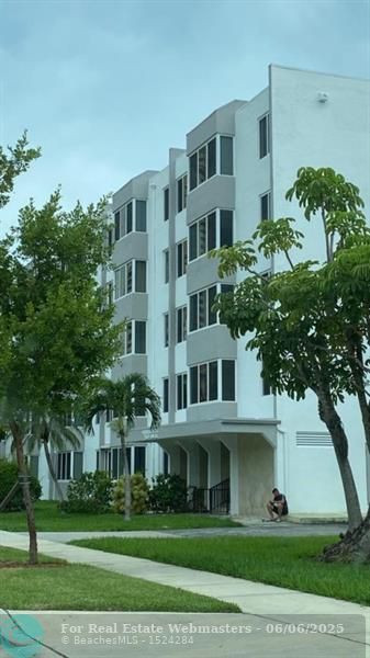 1 of 6 - 250 180th Dr 208, Sunny Isles Beach, FL