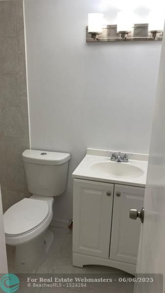5 of 6 - 250 180th Dr 208, Sunny Isles Beach, FL