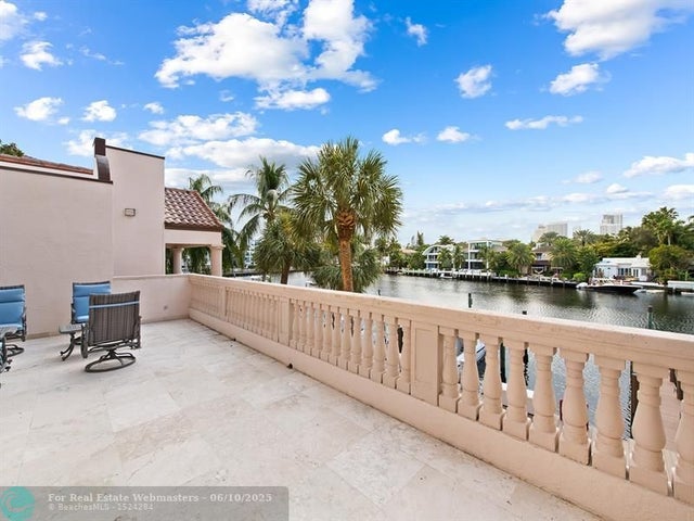 2 of 38 - 25 Hendricks Isle 203, Fort Lauderdale, FL