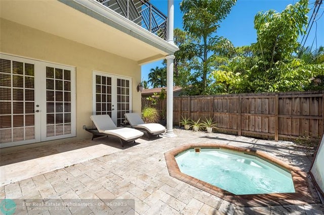 3 of 18 - 1400 Ne 24 St. 1400, Wilton Manors, FL