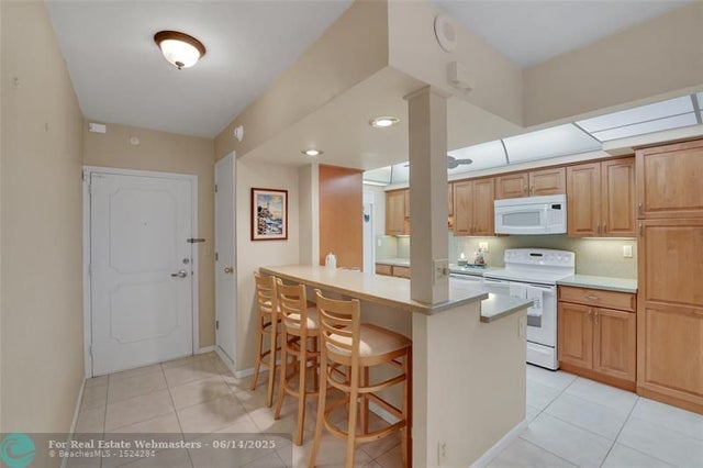 4 of 45 - 3200 Ne 36th St 319, Fort Lauderdale, FL