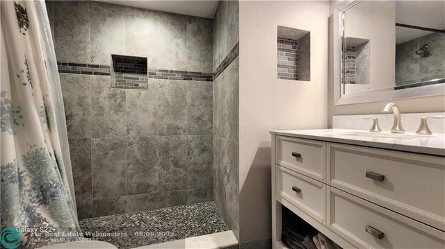 3 of 17 - 475 Se 8th St 216, Deerfield Beach, FL