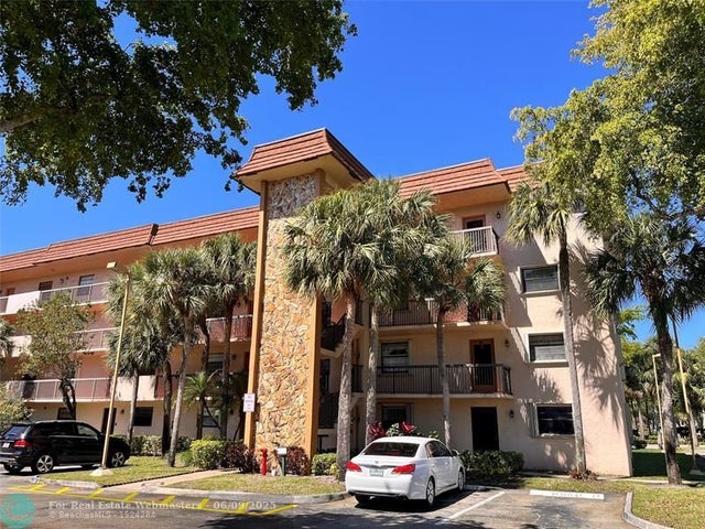 1 of 25 - 4940 E Sabal Palm Blvd 414, Fort Lauderdale, FL