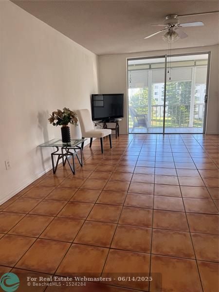 4 of 28 - 2859 Leonard Dr G414, Aventura, FL