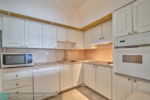4 of 16 - 19390 Collins Ave 212, Sunny Isles Beach, FL