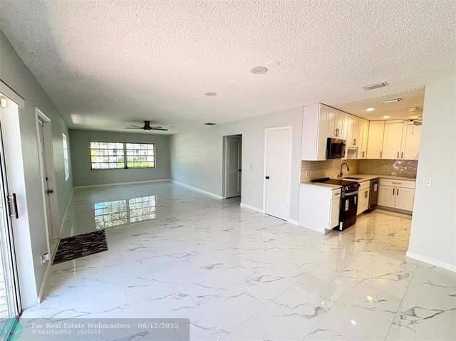 4 of 37 - 10119 S 42nd Ter 129, Boynton Beach, FL